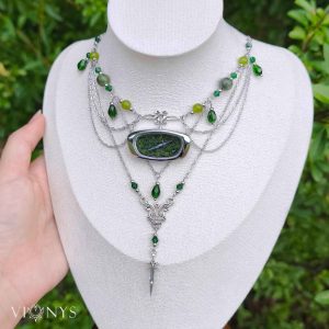 Silver necklace with Jade, Peridot and green details - Window of The Past.